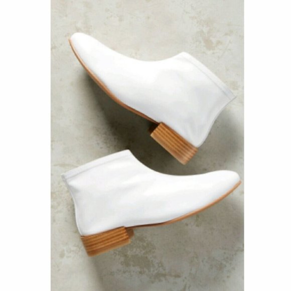 Jeffrey Campbell Shoes - NWOT Jeffrey Campbell Tiberius Booties in White